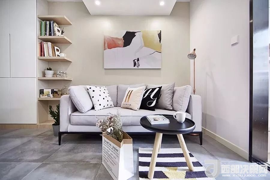 沙發(fā)背景墻選對裝飾畫，才能美了整個(gè)客廳空間！