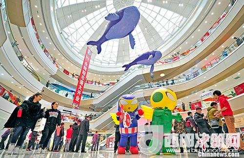 資料圖：購物商場。 <a target='_blank' >中新社</a>記者 佟郁 攝