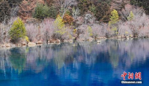  九寨溝資料圖。安源 攝