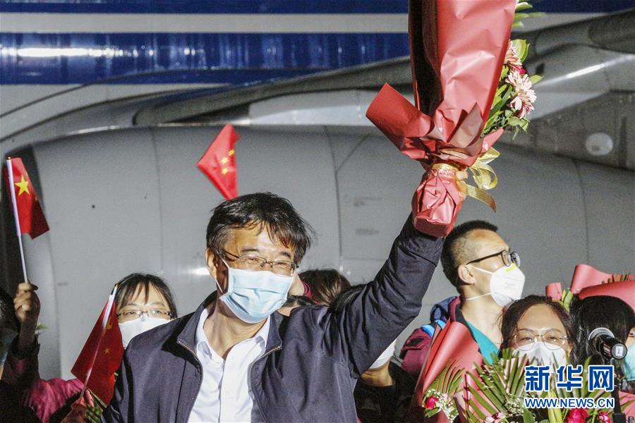 （聚焦疫情防控·圖文互動）（9）分秒必爭！一切為了治病救人——中國抗疫生命至上的生動實踐