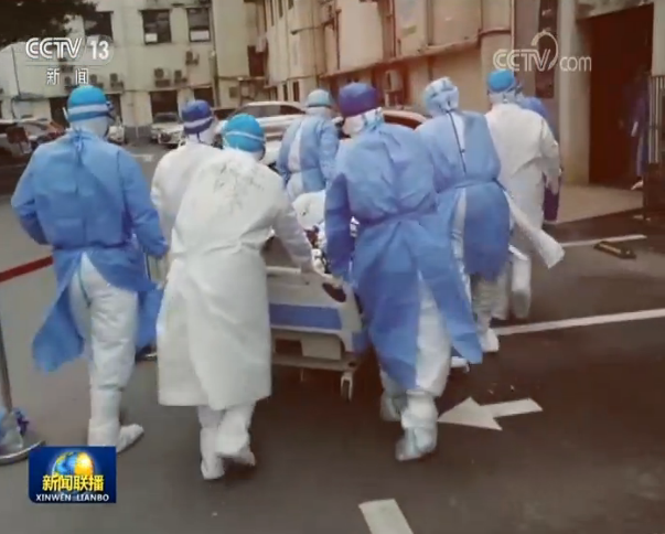 中國抗疫斗爭的生動實踐:讓黨旗在抗疫斗爭一線高高飄揚(yáng)