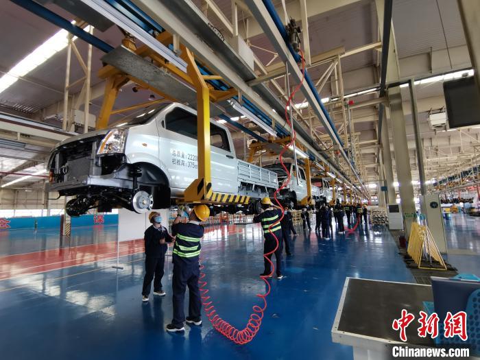 4月初，成功汽車全面復(fù)工復(fù)產(chǎn)。尤其是隨著疫情得到控制，該公司的生產(chǎn)力度也不斷加大?！「唢w 攝