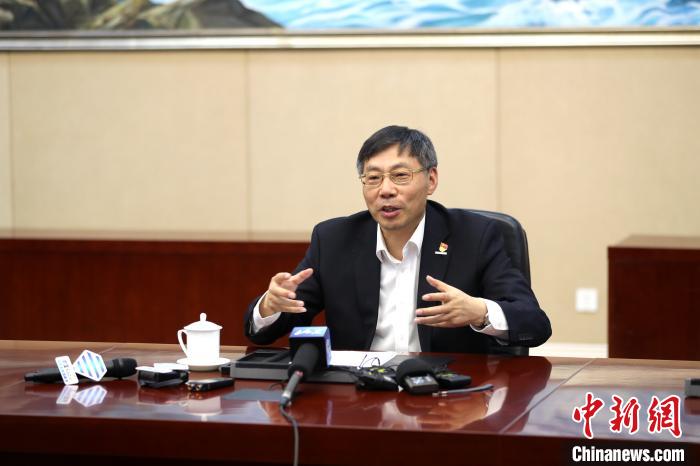 近日，全國人大代表、浪潮集團(tuán)董事長兼CEO孫丕恕接受媒體采訪。浪潮集圖供圖