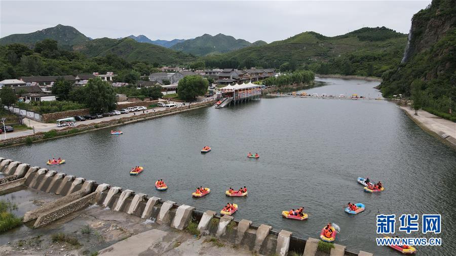 （新華全媒頭條·走向我們的小康生活·圖文互動）（3）長城腳下，小康村串成“珍珠鏈”