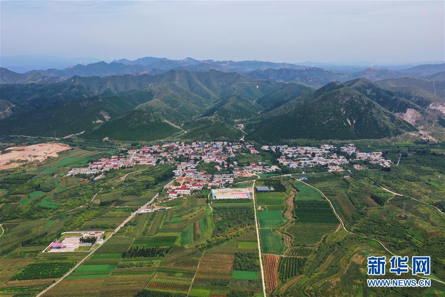 （新華全媒頭條·走向我們的小康生活·圖文互動）（13）長城腳下，小康村串成“珍珠鏈”