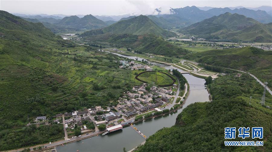 （新華全媒頭條·走向我們的小康生活·圖文互動）（5）長城腳下，小康村串成“珍珠鏈”
