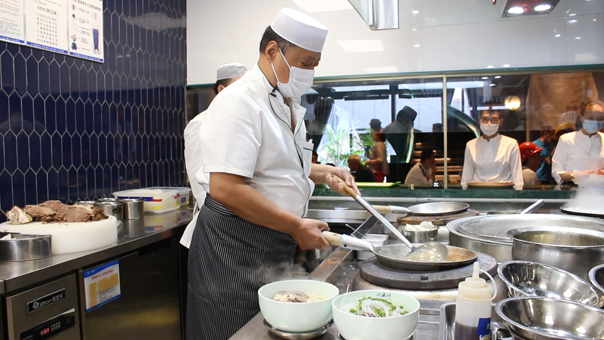 【陜菜大師和他們的拿手菜】烏平：“知足者常樂，食客愛吃我做的牛羊肉泡饃，就是我最大的滿足”_fororder_圖片7