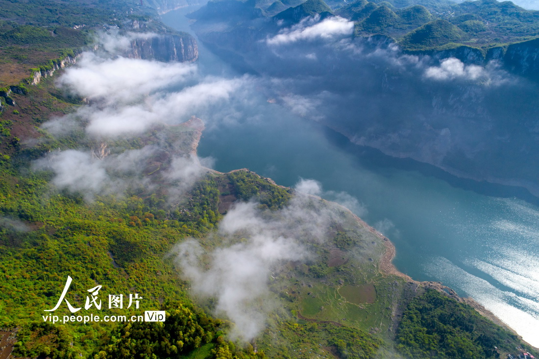 2022年4月3日拍攝的貴州省黔西市新仁苗族鄉(xiāng)境內(nèi)的烏江一級支流六沖河。