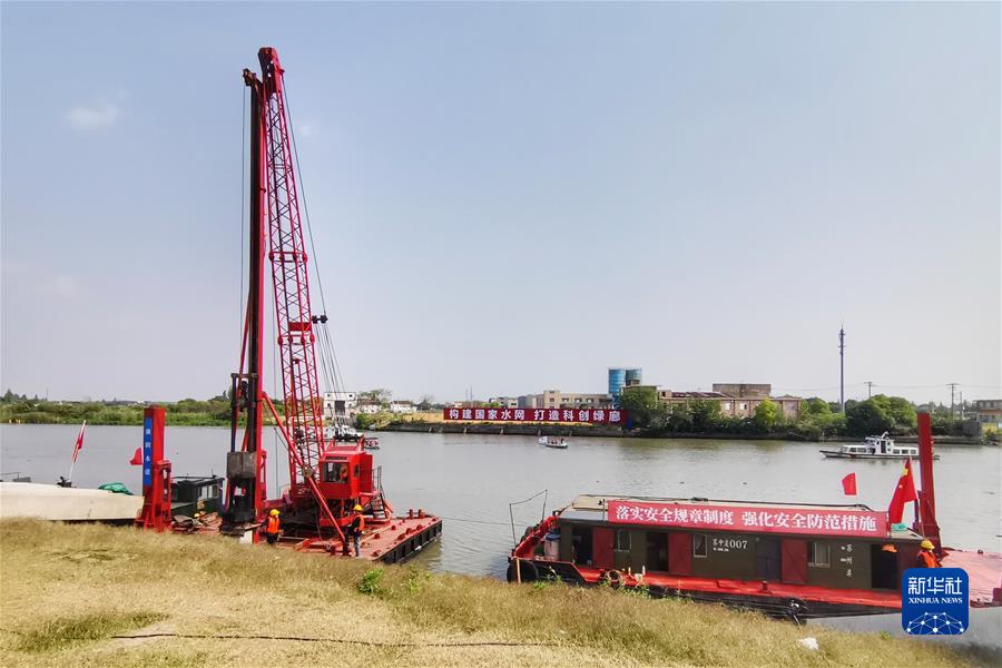 （圖文互動）（11）“中國經(jīng)濟發(fā)展前景一定會更加光明”——習近平總書記引領(lǐng)統(tǒng)籌推進高質(zhì)量發(fā)展和高水平安全述評